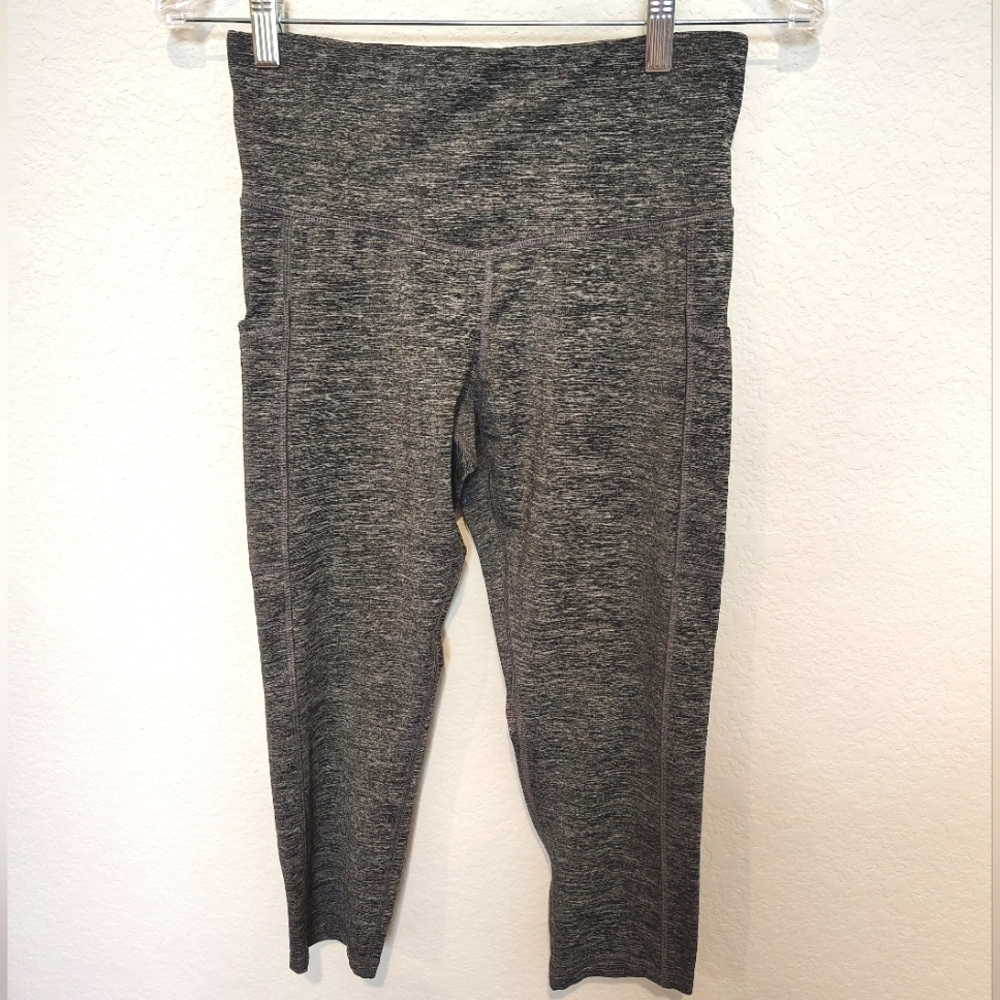 Champion Heathered Gray 🩶 Capri Leggings